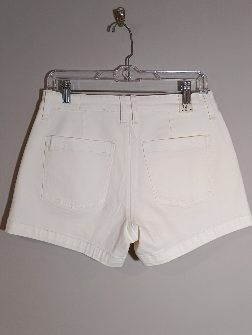 Cosmic Blue Live shorts Size 28 Winter White New NWT - Picture 2 of 6